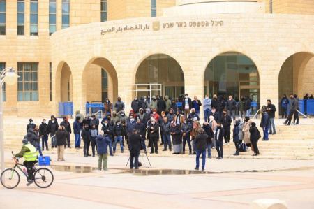 النقب: لوائح اتهام ضد 8 شبان على خلفية التصدي لتجريف الأراضي