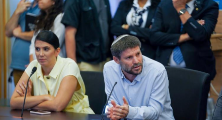 مترجمة إلى لغة الإشارة تكسب فقط حوالي 5 شيكل في الساعة