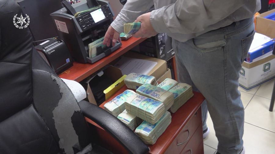 لوائح اتهام ضد 23 مشتبهاً بتجارة المخدرات والسلاح