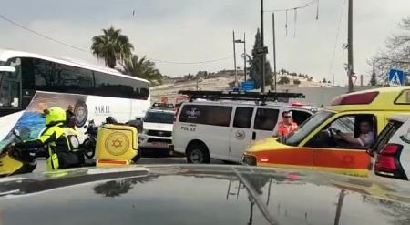 سلوان بالقدس مستوطنان حالتهما خطيرة باطلاق نار