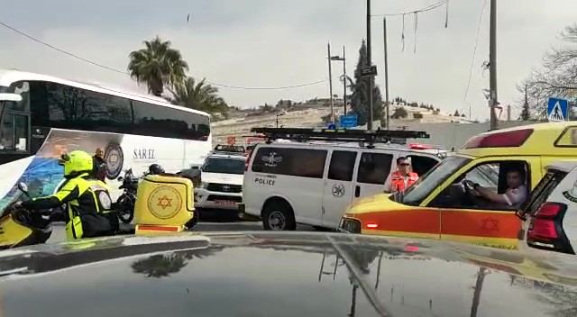 سلوان بالقدس مستوطنان حالتهما خطيرة باطلاق نار