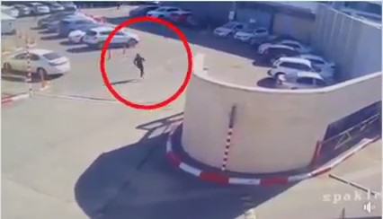 نوف هجليل : مطارده بوليسيه خلف شابه وعثرعليها داخل حاوية