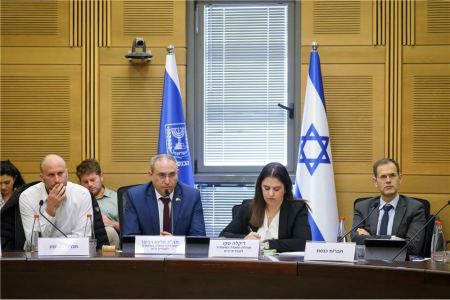 السماح للفلسطينين بالعمل في منطقة يهودا والسامرة
