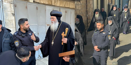 بمناسبة عيد الميلاد المجيد : شرطة القدس ترافق مواكب السيارات من البلدة القديمة الى قبر راحيل
