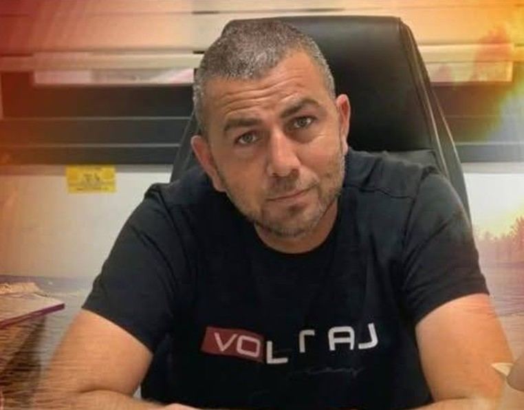 قتيل ومصاب بجريمة إطلاق نار بمعرض للسيارات في يركا