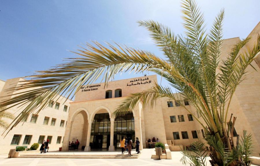 ترفض إقرار القانون العنصري بشأن خريجي الجامعات الفلسطينية