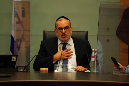 لجنة الدستور تصادق للقراءة الثانية والثالثة على قانون تسوية ديون فترة كورونا