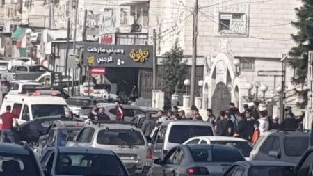 اشتباكات عنيفة بين عائلتي العويوي والجعبري في مدينة الخليل