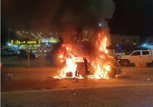 إتهام 4 شبان من شقيب السلام بحرق سيارة صحفي يهودي