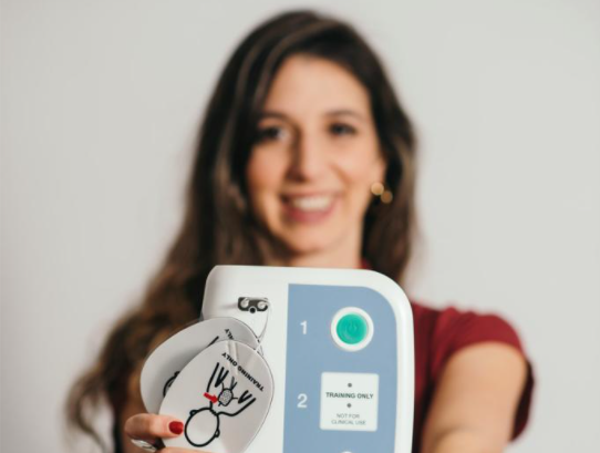 بالتعاون مع مركز السلطات المحلية: يوم تثقيفي لرفع الوعي لإستخدامات جهاز الضربات الكهربائية للقلب