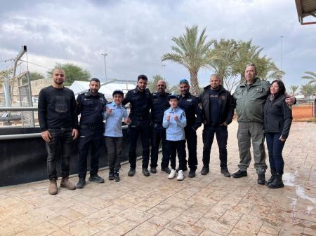 توثيق- شرطة كفرقاسم تحقق حلم طفلين من ذوي الإحتياجات الخاصة من كفر برا