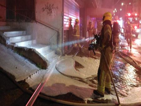 الجديده المكر : حريق كبير في بيت من الخشب واختناق شابة و4 أطفال بتل السبع