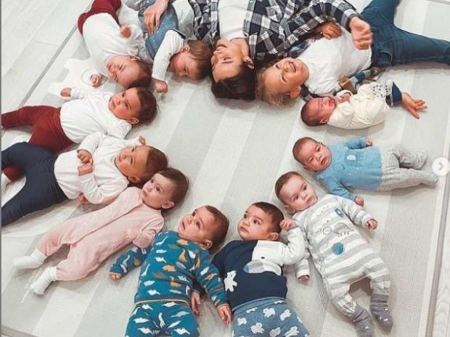 والدان بولنديان لسبعة أبناء ينجبان خمسة أطفال