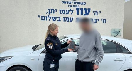 فيديو : القبض على مشتبه من القدس بسرقة محمول من قاصر
