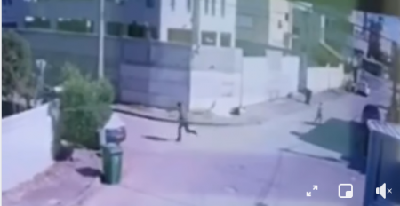 مقتل شاب واصابة اخرين بجراح خطيرة ومتوسطة رميا بالرصاص