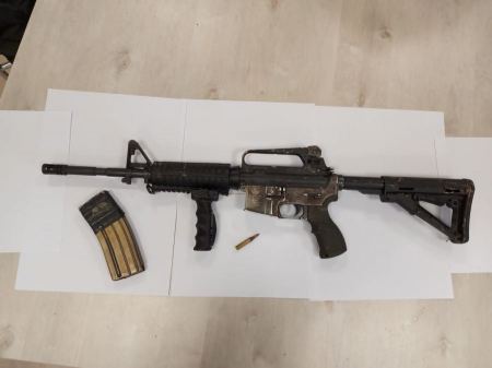 ضبط بندقية M16 وصندوق ذخيرة خلال شجار في تل السبع