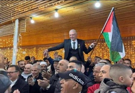 رشدي ابو مخ عريسًا بعد 35 عامًا من الأسر