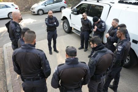 منذ بداية هذا العام تم ضبط 323 مسدس في إسرائيل تمت حيازتها بشكل غير قانوني