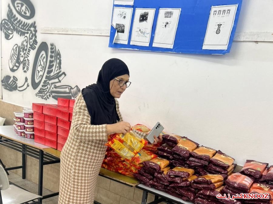 توزيع طرود غذائية في ثانوية عمال التكنولوجية الطيبة