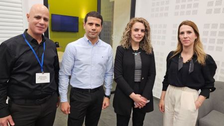 التشديد على مواصلة تعزيز الشراكة والتعاون للتغلب على الازمات الحالية