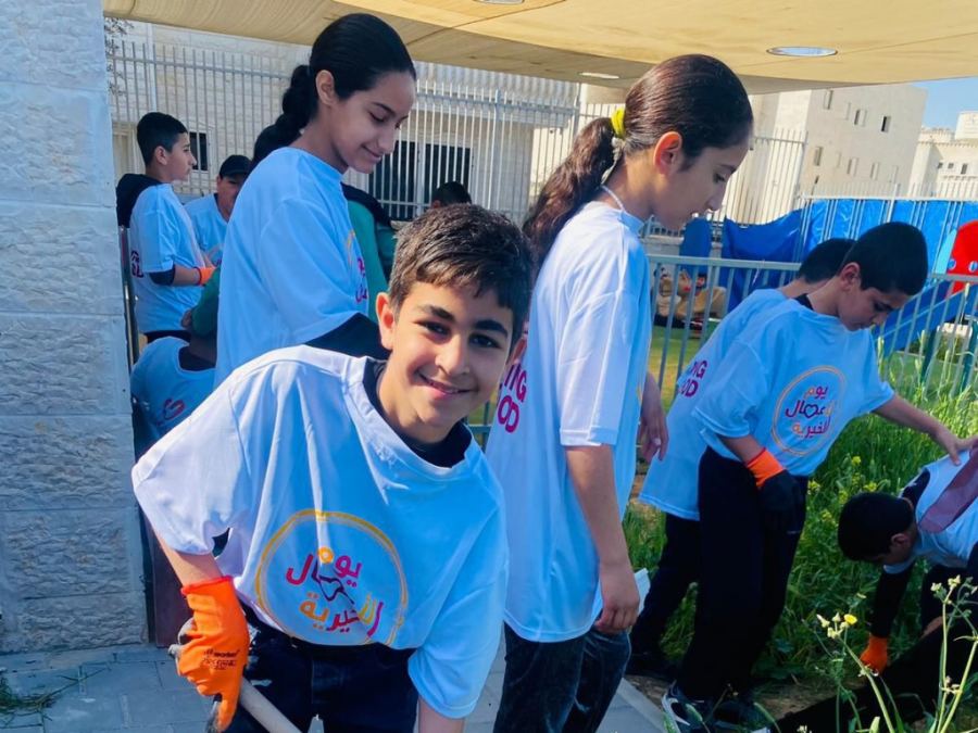 غرس قيم العمل الخيري والتطوع في نفوس الطلاب مدرسة الافق ذلك ضمن الأسبوع الأعمال الخيرية