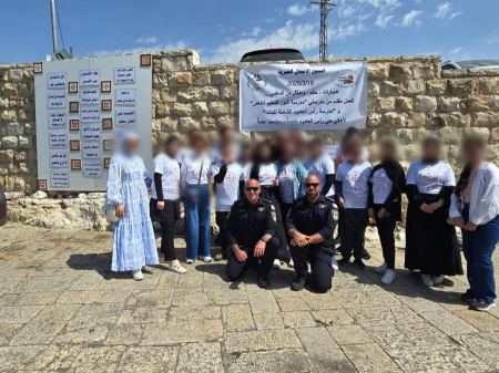 يوم الأعمال الخيرية لأطفال مدرسة البنات في حي رأس العامود بالقدس