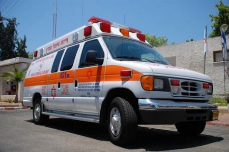 أشكلون: إصابة عاملين بجراح متوسطة وخطيرة بعد سقوط لوحين من الحديد عليهما