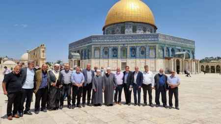 وفد المتابعة يلتقي الشخصيات والقوى المقدسية في الأقصى المبارك