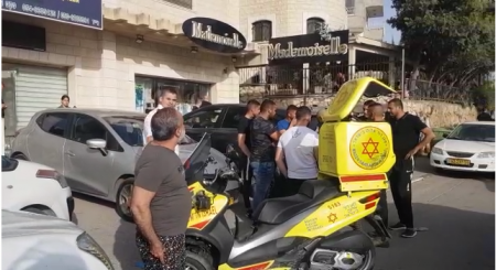 اصابة شاب من عبلين داخل عيادة