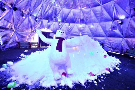 لأول مرة في البلاد ، تجربة الثلج SNOWPLAY للعمل في أشهر الصيف
