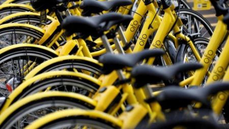 انخفاض في أسعار الدراجات وأدوات الطعام المصنوعة من السيراميك