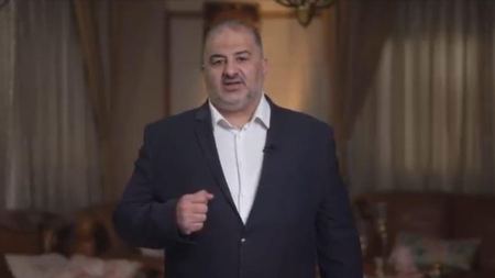 النائب منصور عباس: ابتداءً من 3/7 معبر طابا سيفتح 24 ساعة