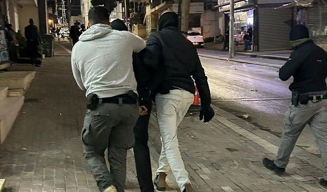 تمديد اعتقال 17 شابا في عدة بلدات عربية