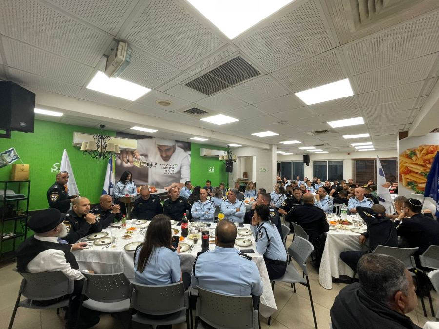  آفي بيتون : مأدبة إفطار رمضانية لافراد الشرطة المسلمين ووجهاء من منطقة المركز