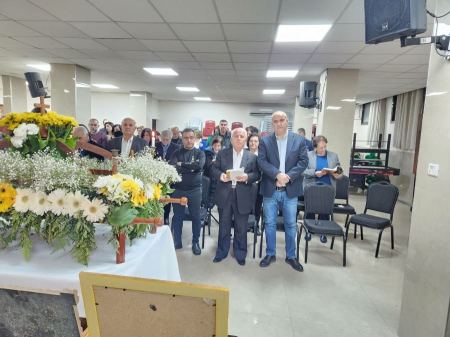 كفرسميع : طائفه المسيحيين تحتفل بجناز المسيح بدون خوري 