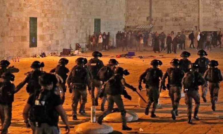 ارفعوا أيديكم عن المسجد الأقصى المبارك والمعتكفين العزل