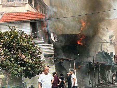 الطيبه : حريق في مقهى وانتشر لمبنى سكني