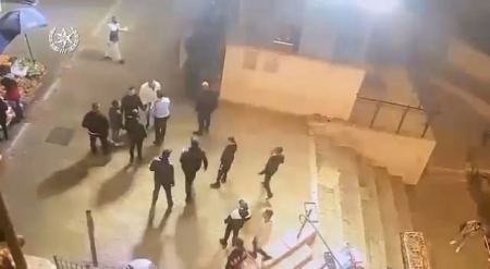 اعتقال شابة من رهط بالقدس بزعم محاولتها طعن شرطي