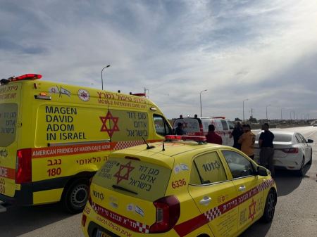 إصابات: طفل في حالة خطرة ورجلان بحالة متوسطة في كفر مندا، كابول والطيبة