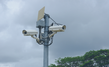  لا صلاحية لفرض مخالفات الوقوف باستخدام كاميرات تعتمد على التعرف على لوحات ترخيص المركبات (LPR)