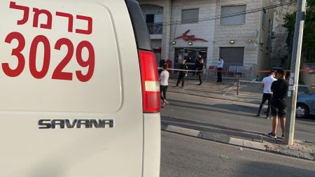 اصابة شخص بإطلاق نار على فرع بريد في شفاعمرو