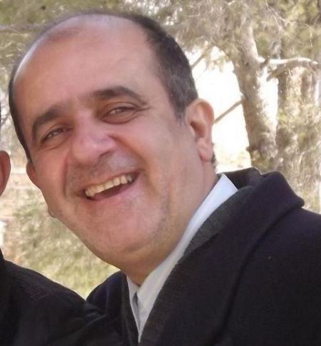 فخورٌ بأهلي
