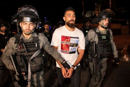 القدس : اعتقالات في صفوف المعتصمين في الشيخ جرّاح