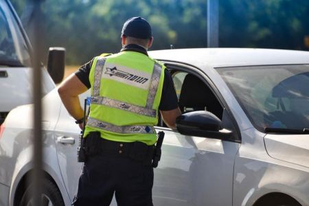 شرطة إسرائيل تلقي القبض على مشتبهين في سرقة مركبات في مركز البلاد