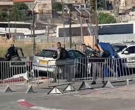 فيديو : اصابة 6 من افراد الشرطة الاسرائيلية بعملية دهس بالشيخ جراح