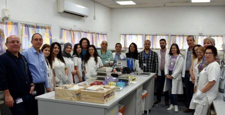 تكريمًا لعمال المختبرات الطبيّة