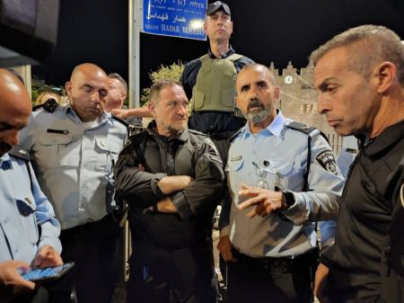 لوائح اتهام ضد عدة مشتبهين عرب بجرائم جنائية