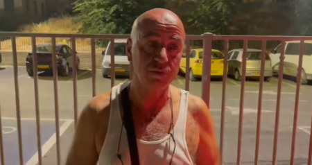 مستوطنون يعتدون على مراسل قناة مكان اياد حرب