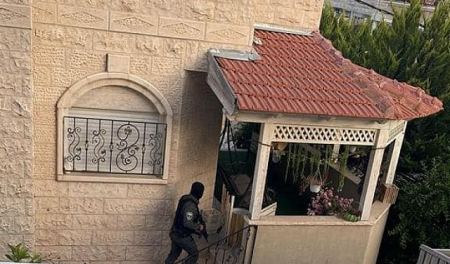 الشرطة تنفذ حملة اعتقالات واسعة في قرية صندلة
