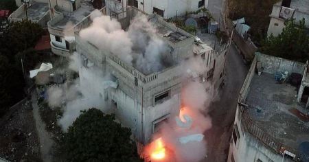 اسرائيل تهدم منزلين بالضفة وبناية يالقدس وحملة اعتقالات